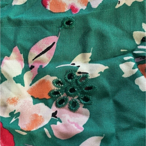 NWT Torrid  green floral blouse size 1x - Picture 3 of 10
